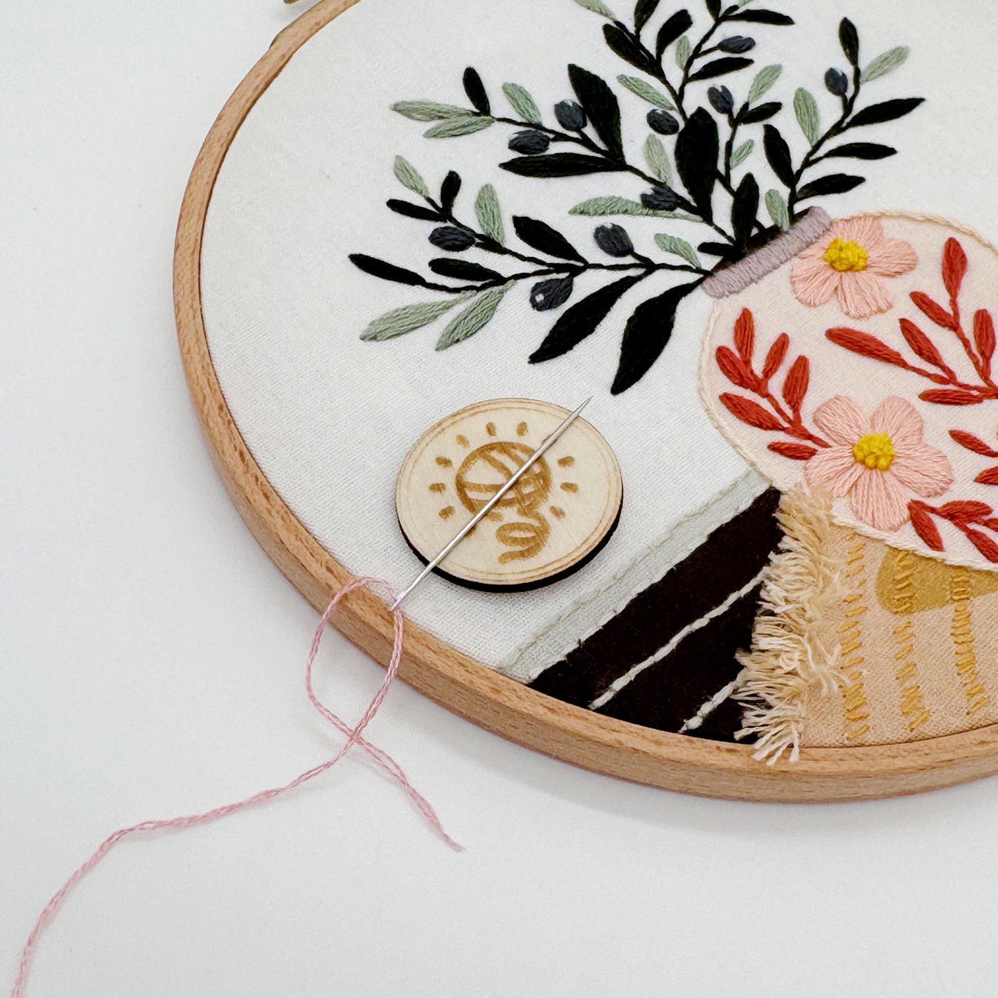 Artglee wooden magnetic Needle Minder