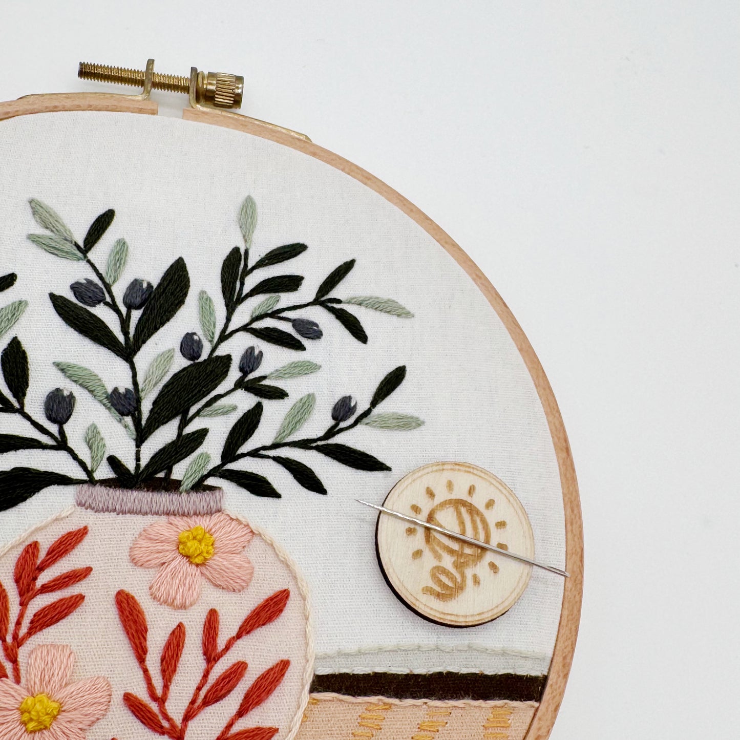 Artglee wooden magnetic Needle Minder