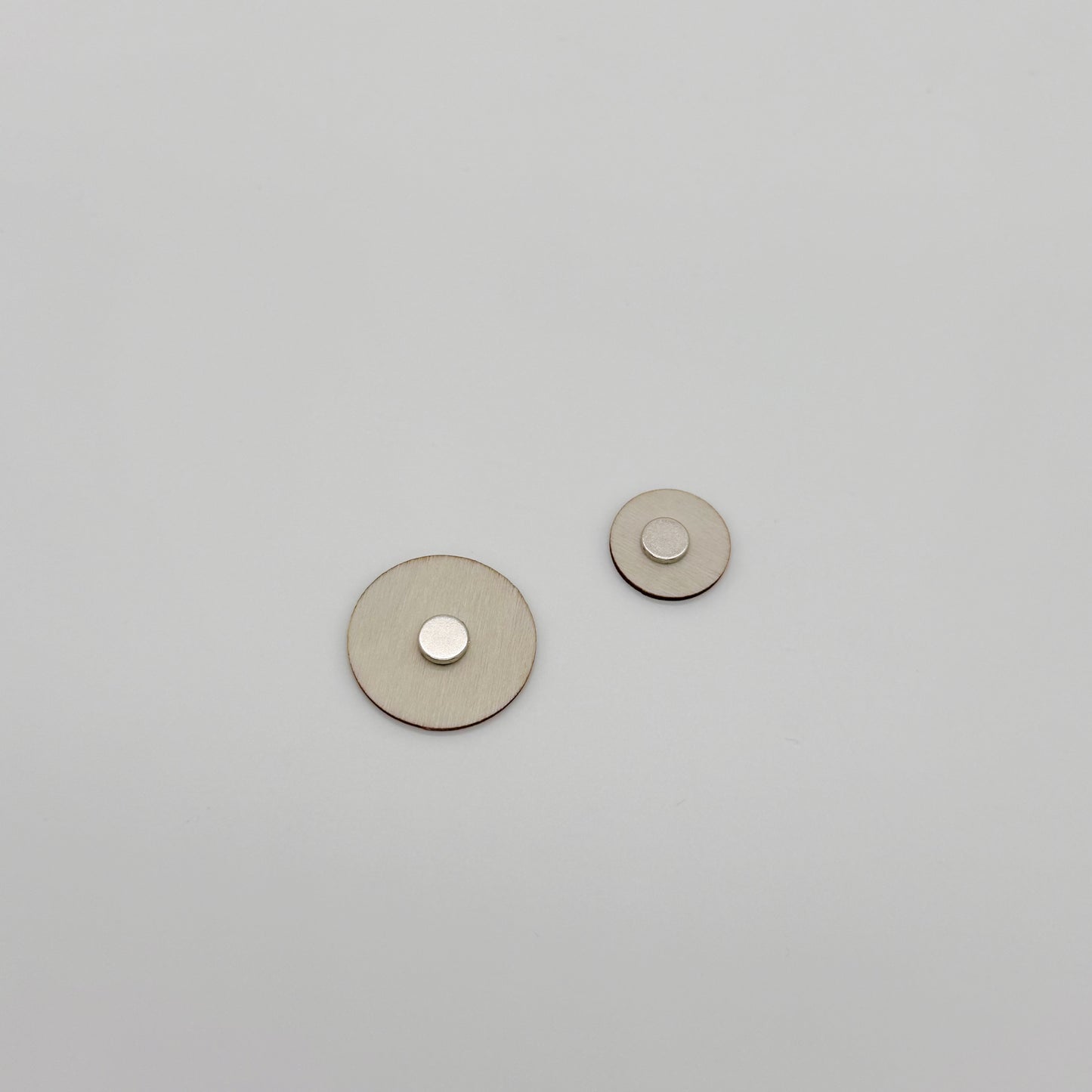 Artglee wooden magnetic Needle Minder